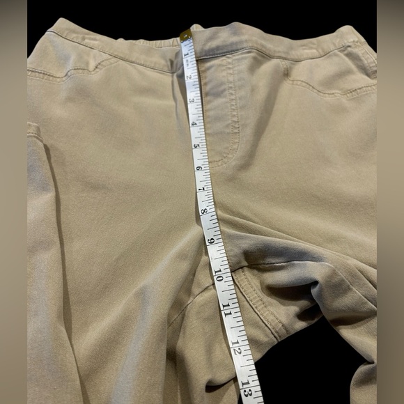 Women’s Issac Mizrahi Pull-up Khaki Pants - Picture 10 of 11